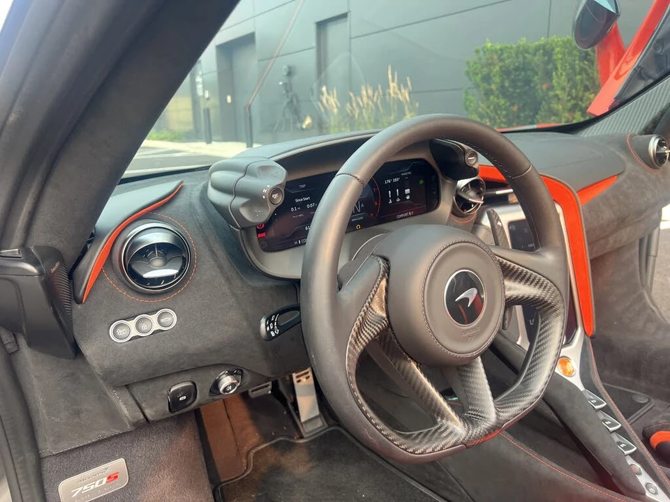2026 McLaren 750S Spider - Image 13 of 20
