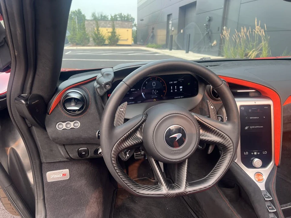 2026 McLaren 750S Spider - Image 14 of 20