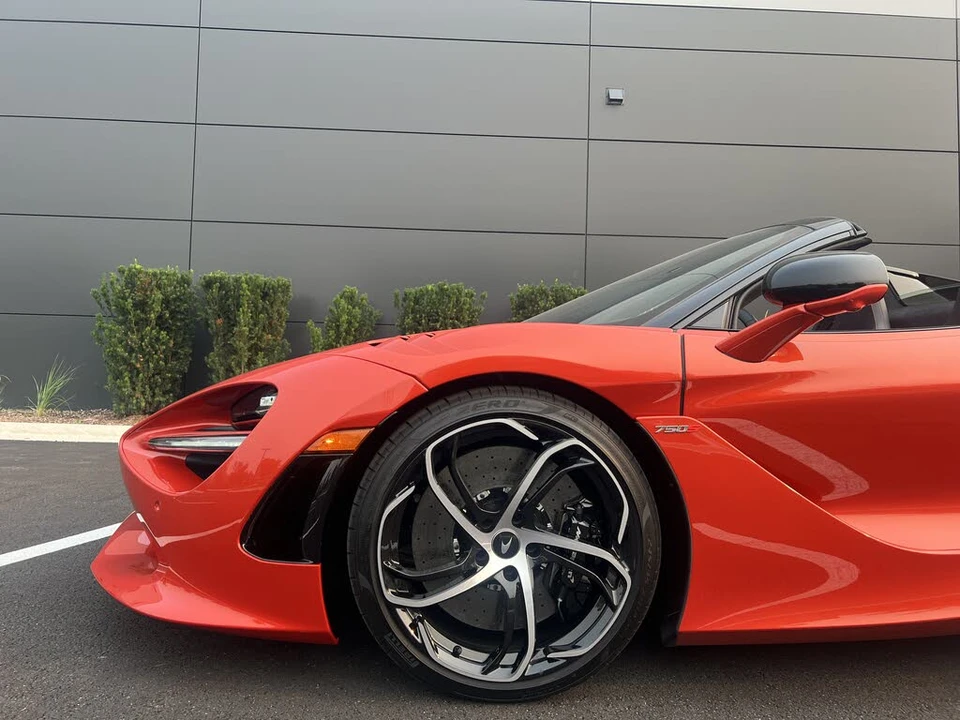 2026 McLaren 750S Spider - Image 18 of 20