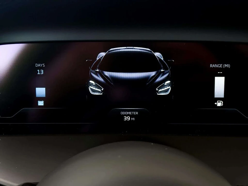 2026 McLaren 750S Spider - Image 27 of 31