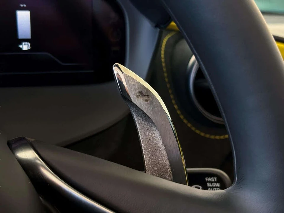 2026 McLaren 750S Spider - Image 18 of 31