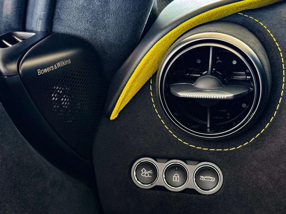2026 McLaren 750S Spider - Image 23 of 31