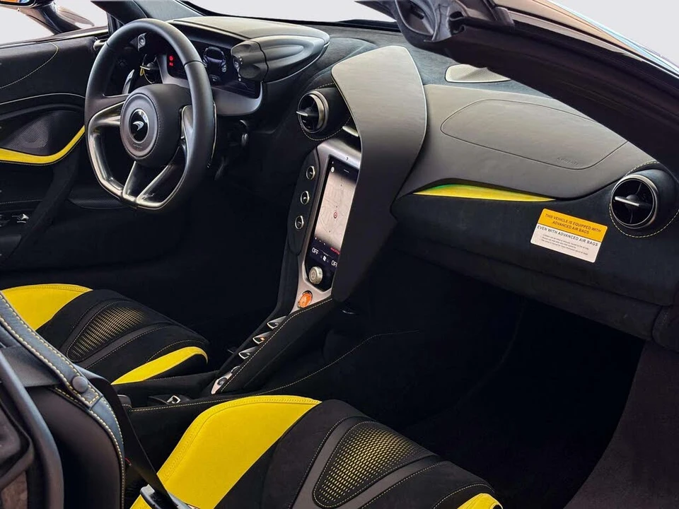 2026 McLaren 750S Spider - Image 29 of 31