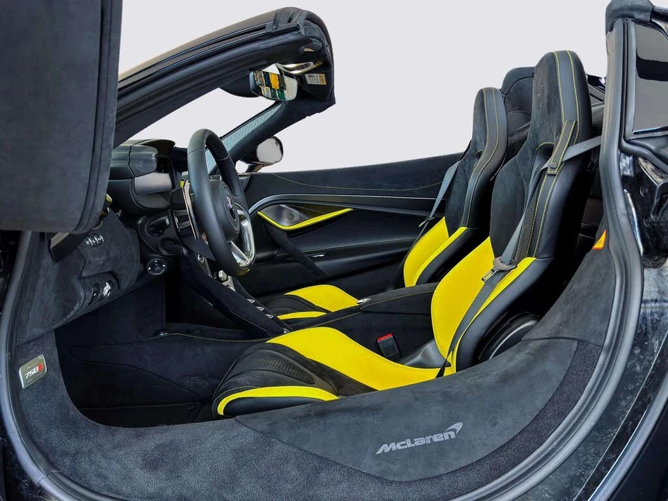 2026 McLaren 750S Spider - Image 22 of 31