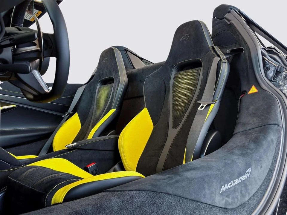 2026 McLaren 750S Spider - Image 13 of 31