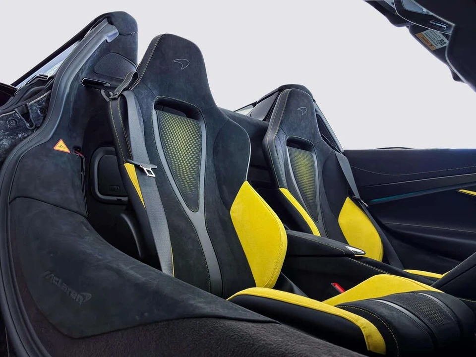 2026 McLaren 750S Spider - Image 14 of 31
