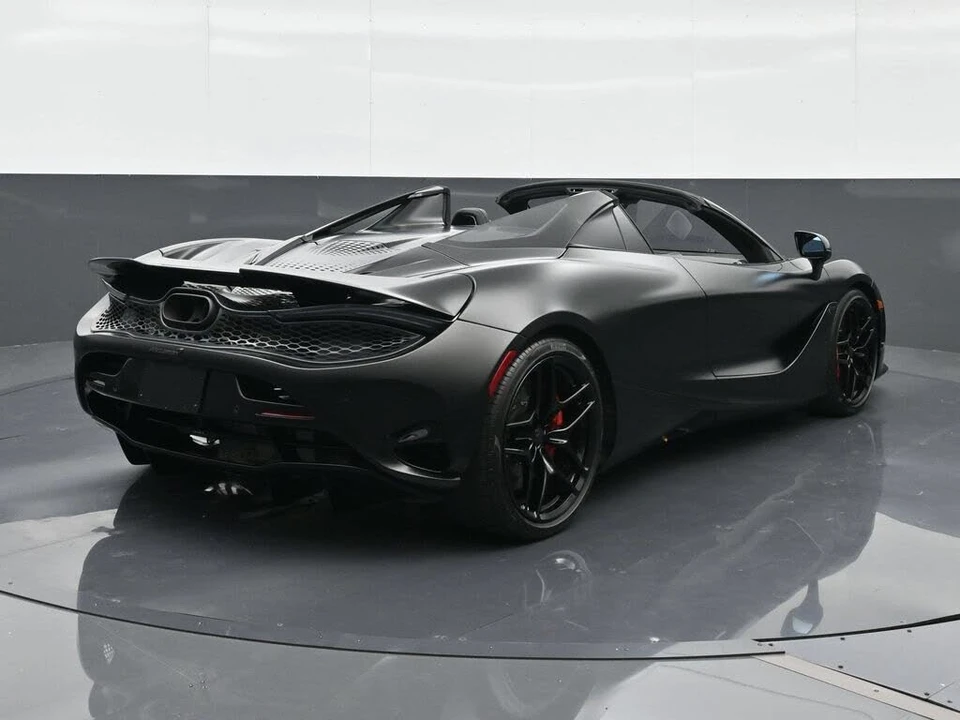 2026 McLaren 750S Spider - Image 14 of 24