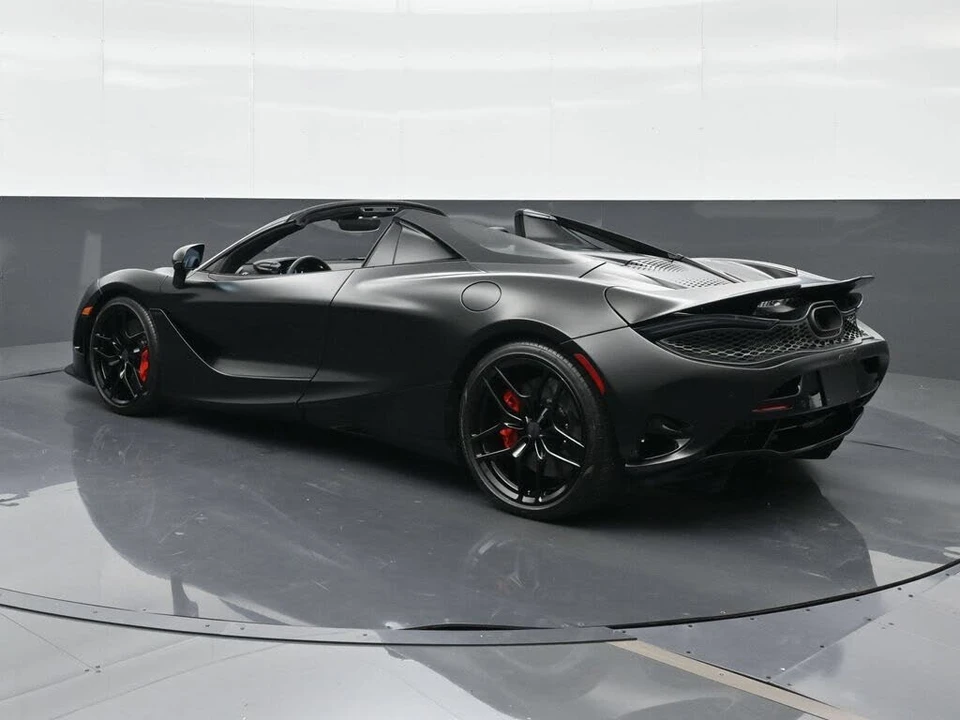 2026 McLaren 750S Spider - Image 3 of 24