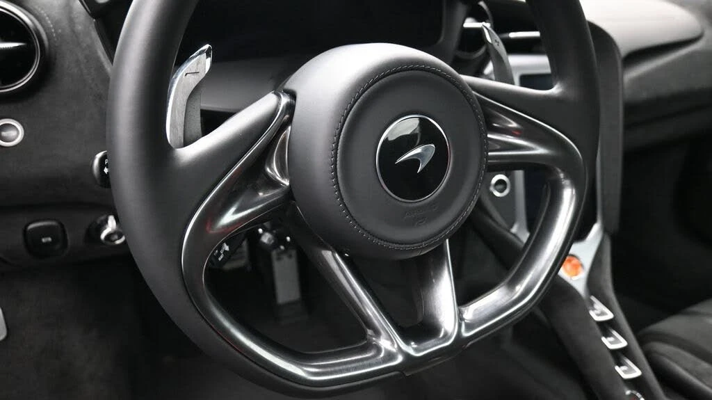2026 McLaren 750S Spider - Image 23 of 24