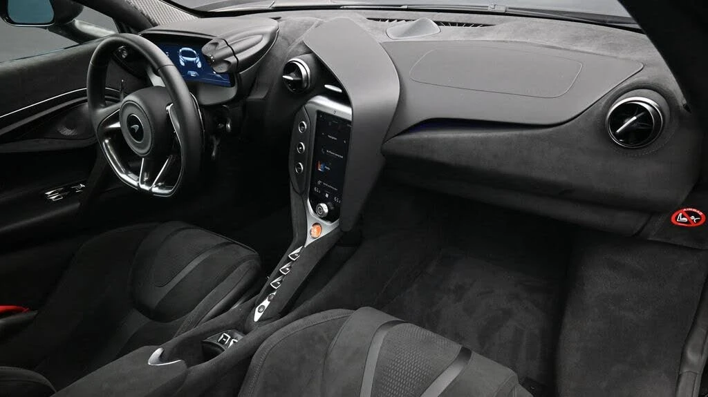 2026 McLaren 750S Spider - Image 11 of 24