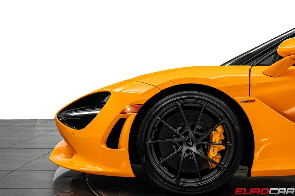 2026 McLaren 750S Spider - Image 17 of 31