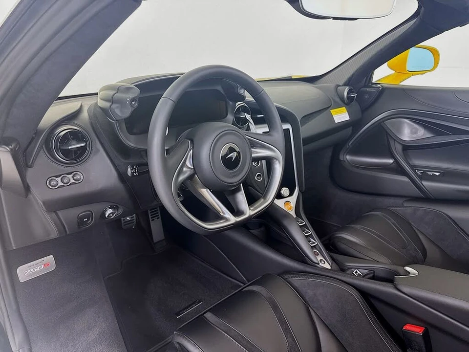 2026 McLaren 750S Spider - Image 10 of 25