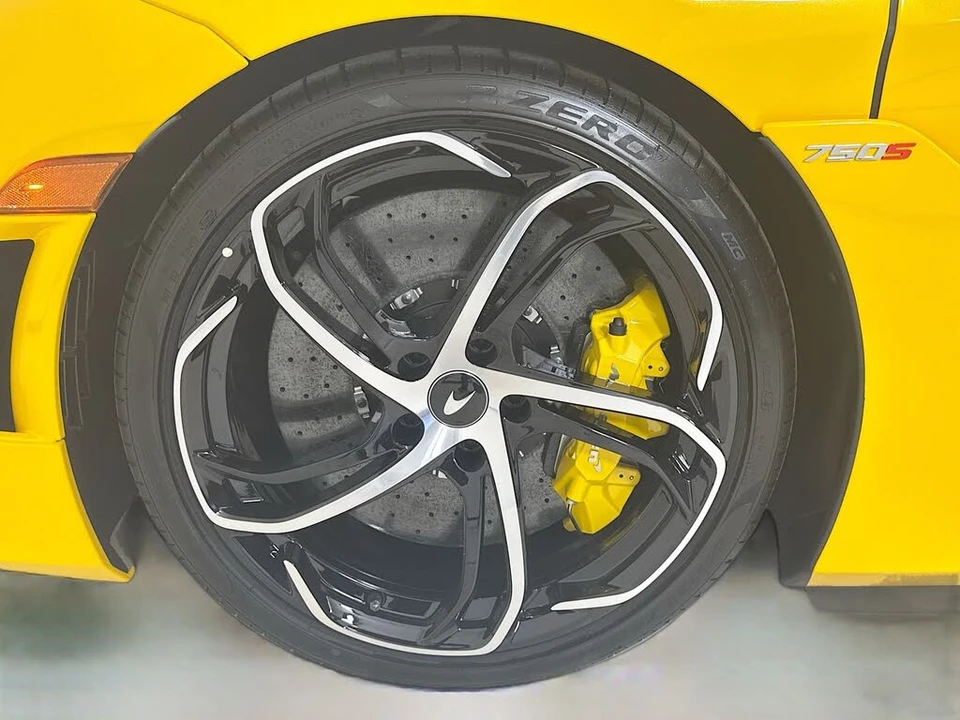 2026 McLaren 750S Spider - Image 9 of 25