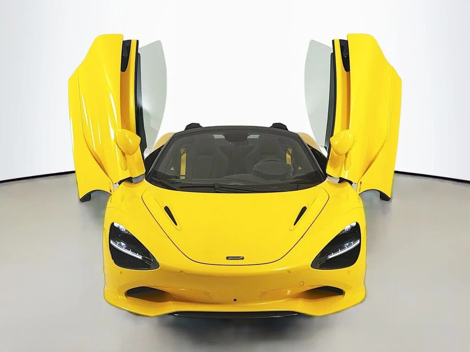 2026 McLaren 750S Spider - Image 2 of 25