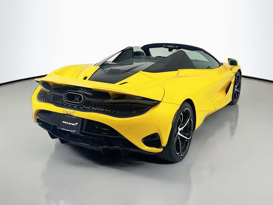 2026 McLaren 750S Spider - Image 7 of 25