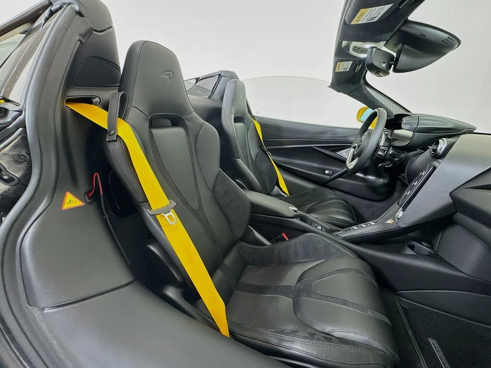 2026 McLaren 750S Spider - Image 23 of 25
