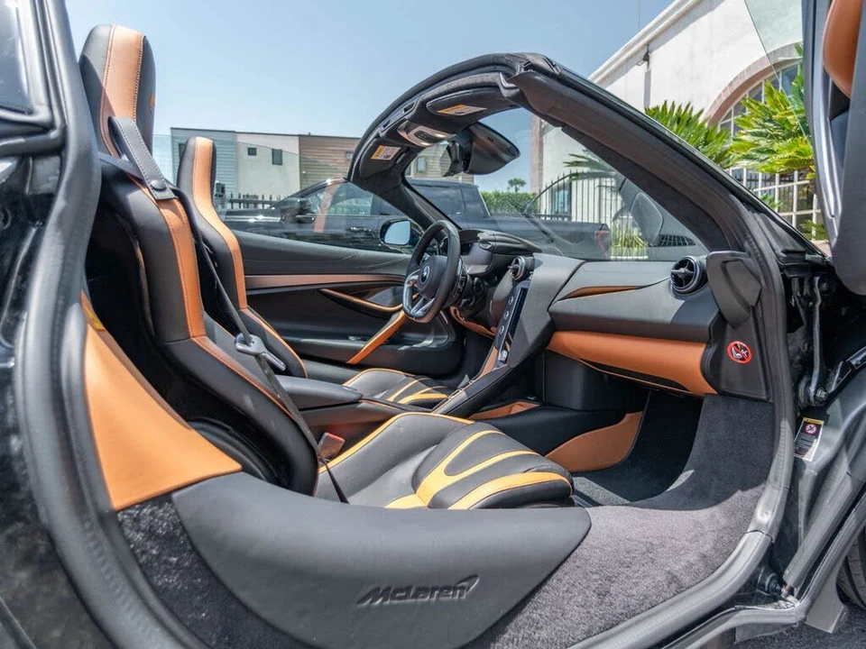 2026 McLaren 750S Spider - Image 9 of 31