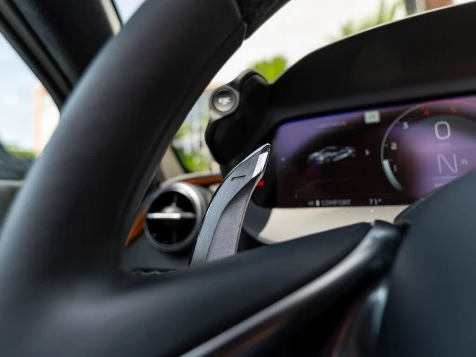 2026 McLaren 750S Spider - Image 14 of 31