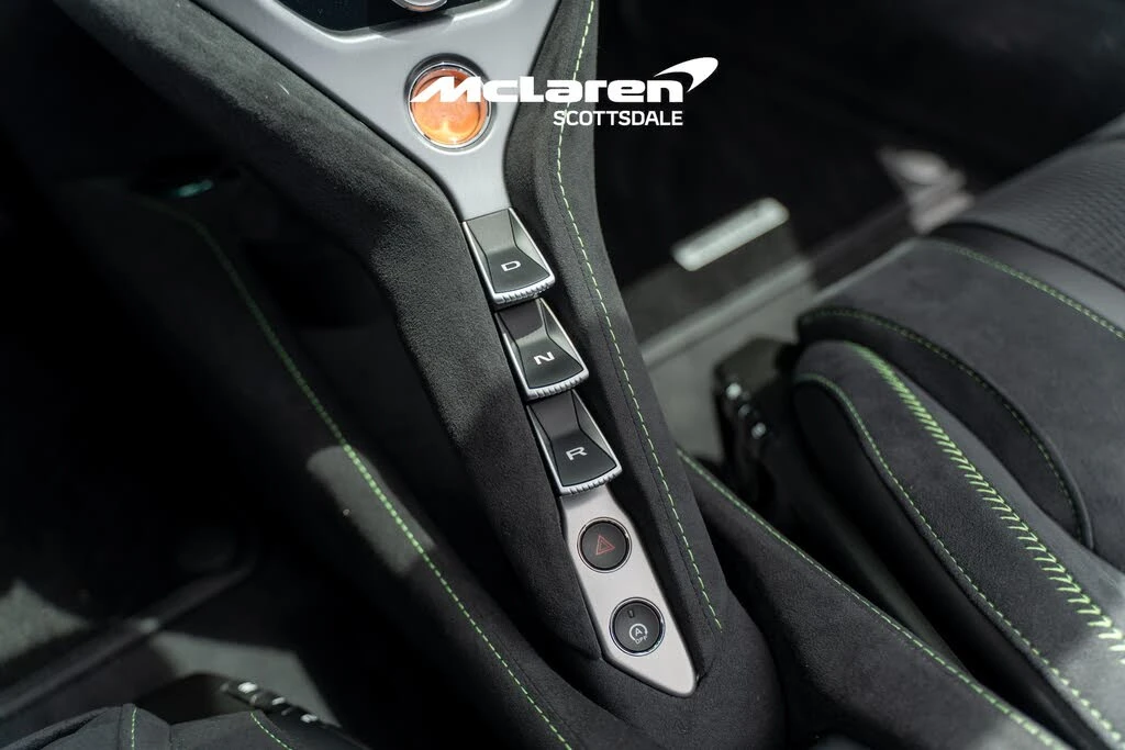 2026 McLaren 750S Spider - Image 16 of 31