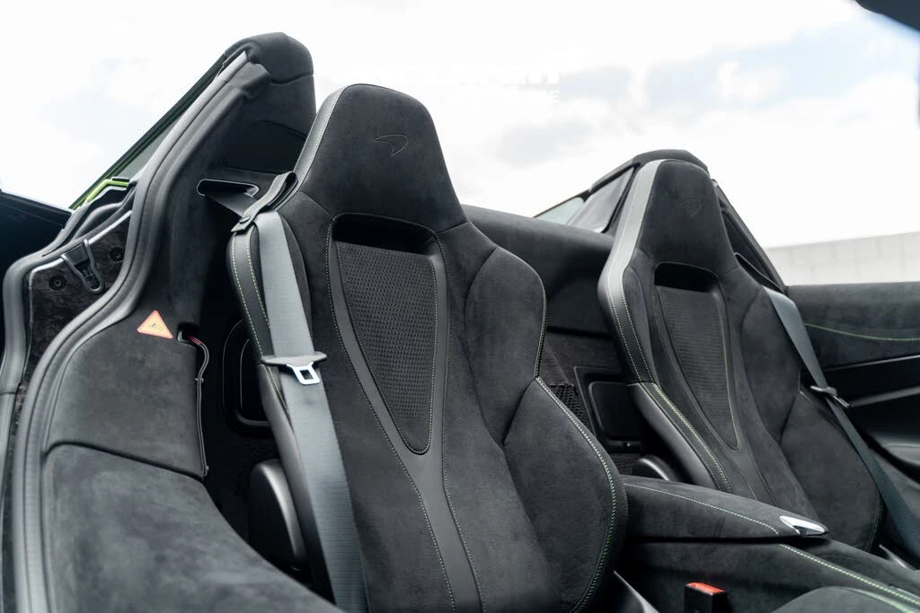 2026 McLaren 750S Spider - Image 12 of 31