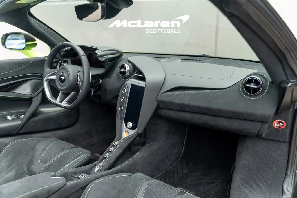 2026 McLaren 750S Spider - Image 17 of 31