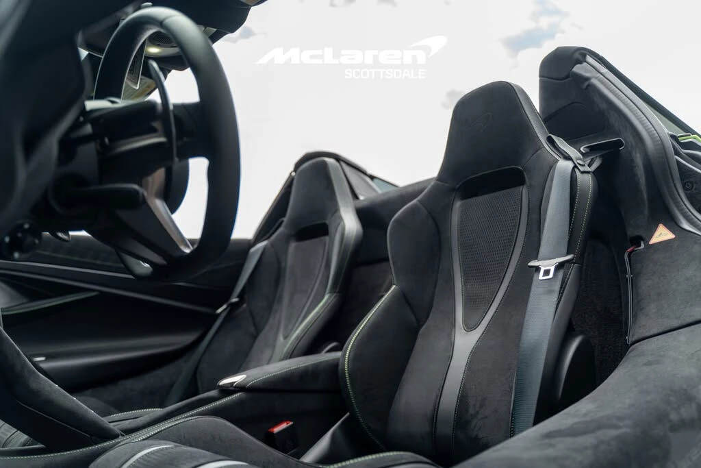 2026 McLaren 750S Spider - Image 11 of 31