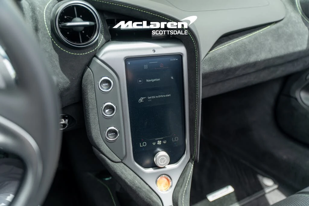2026 McLaren 750S Spider - Image 15 of 31