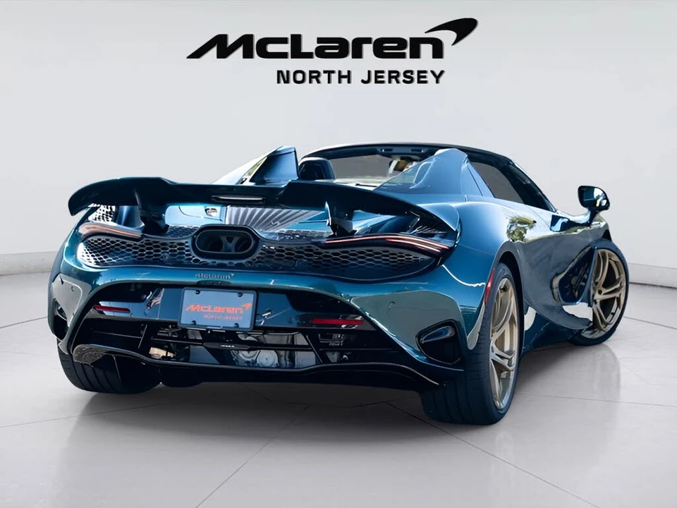 2026 McLaren 750S Spider - Image 17 of 31