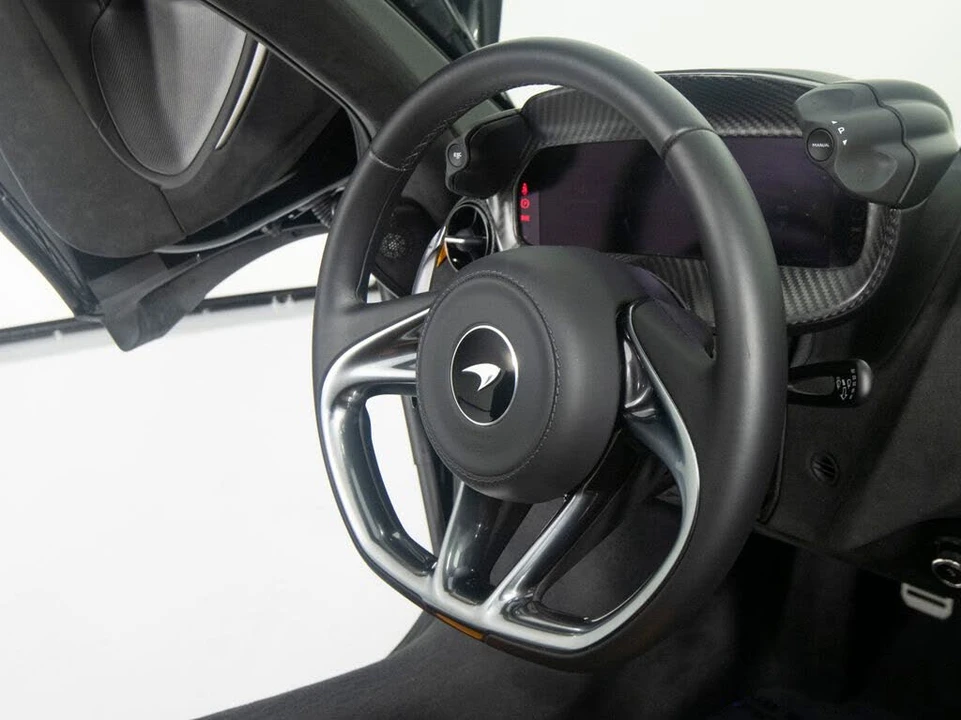 2026 McLaren 750S Spider - Image 31 of 31