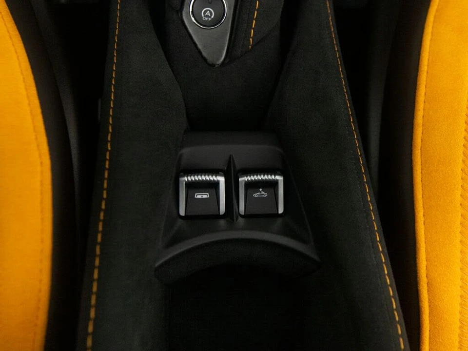 2026 McLaren 750S Spider - Image 23 of 31