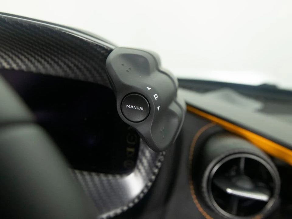 2026 McLaren 750S Spider - Image 25 of 31