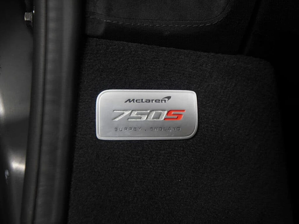 2026 McLaren 750S Spider - Image 14 of 31