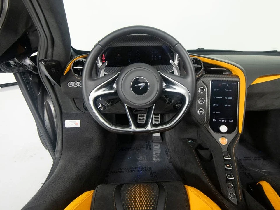 2026 McLaren 750S Spider - Image 28 of 31