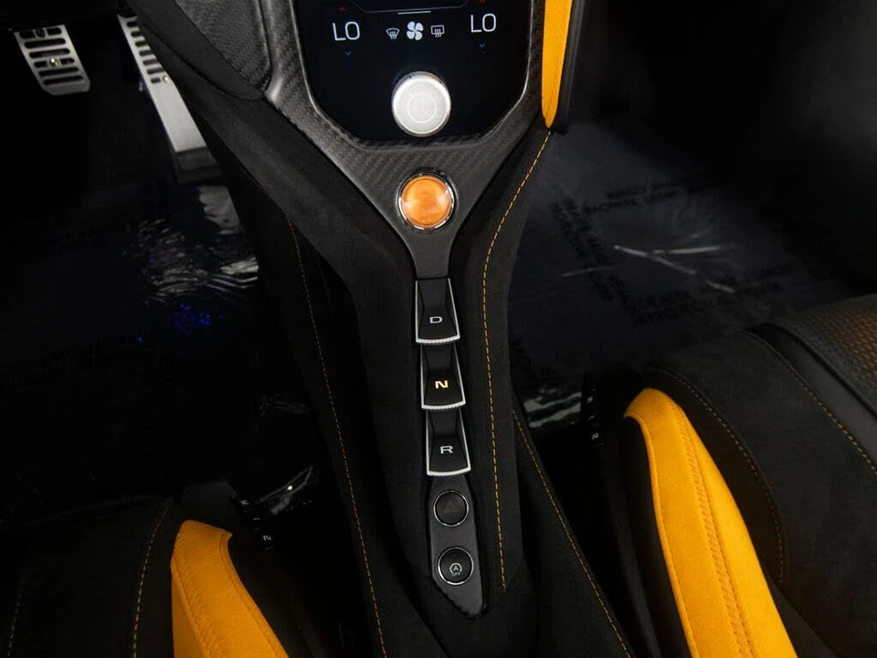 2026 McLaren 750S Spider - Image 22 of 31
