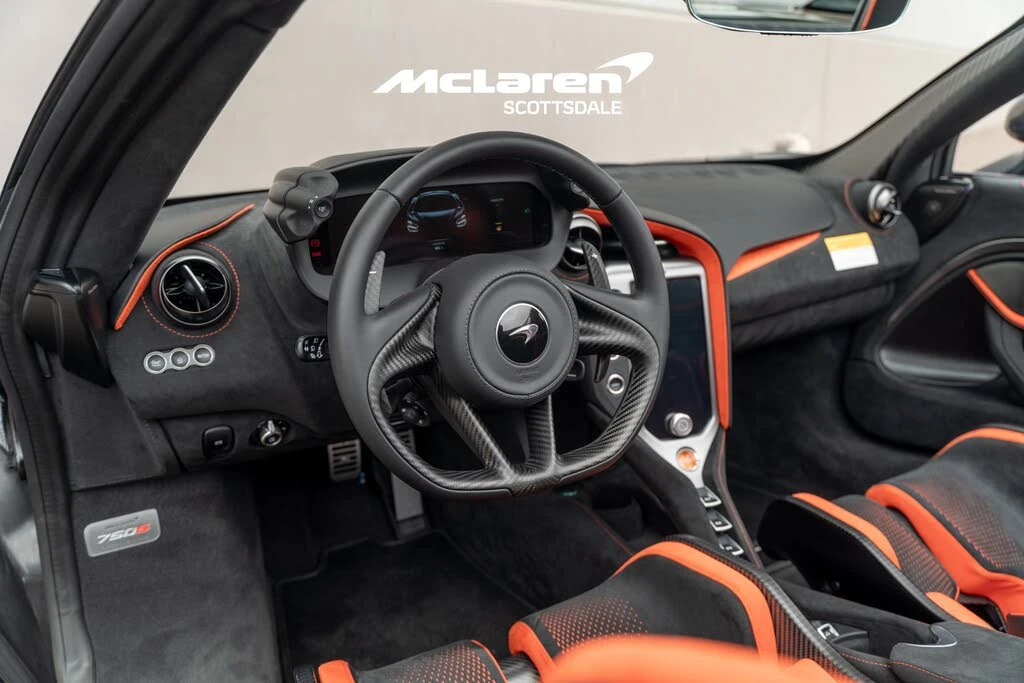 2026 McLaren 750S Spider - Image 13 of 31