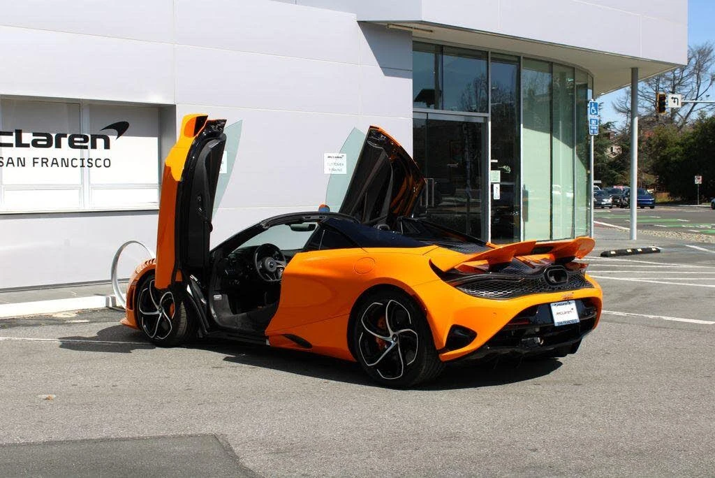 2026 McLaren 750S Spider - Image 21 of 31