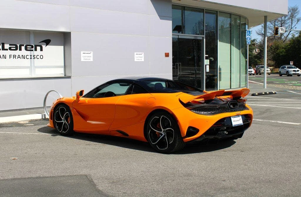 2026 McLaren 750S Spider - Image 26 of 31