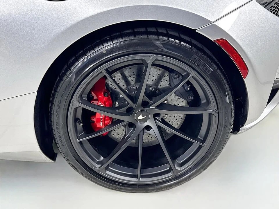2026 McLaren 750S Spider - Image 9 of 26
