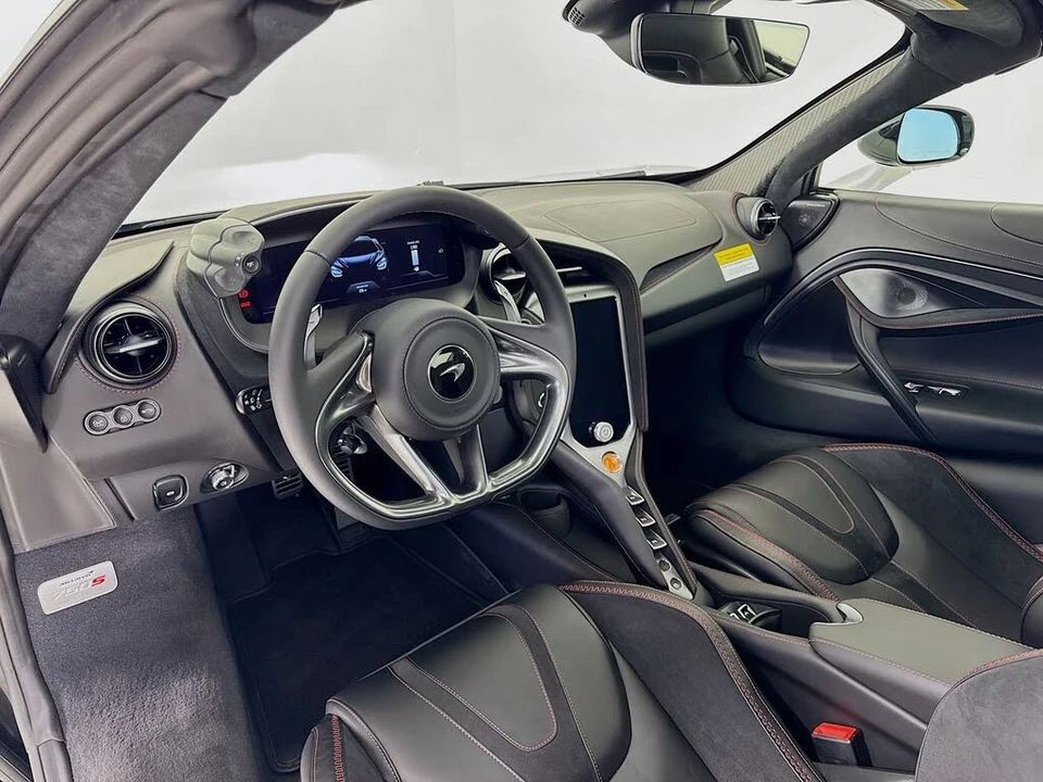 2026 McLaren 750S Spider - Image 10 of 26