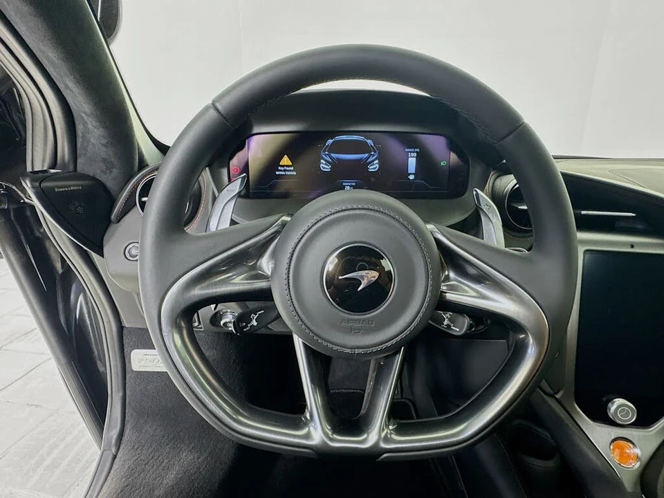 2026 McLaren 750S Spider - Image 11 of 26