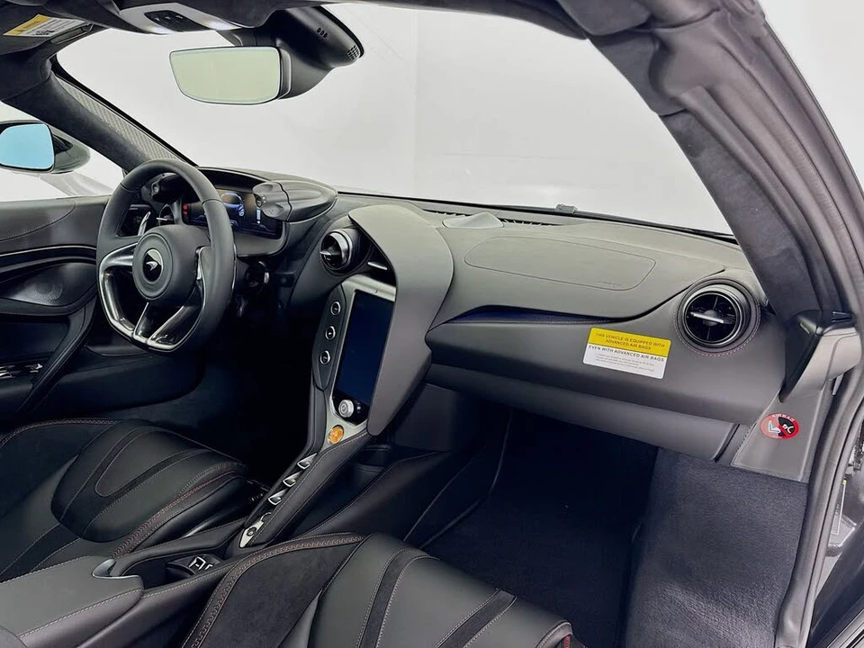 2026 McLaren 750S Spider - Image 24 of 26
