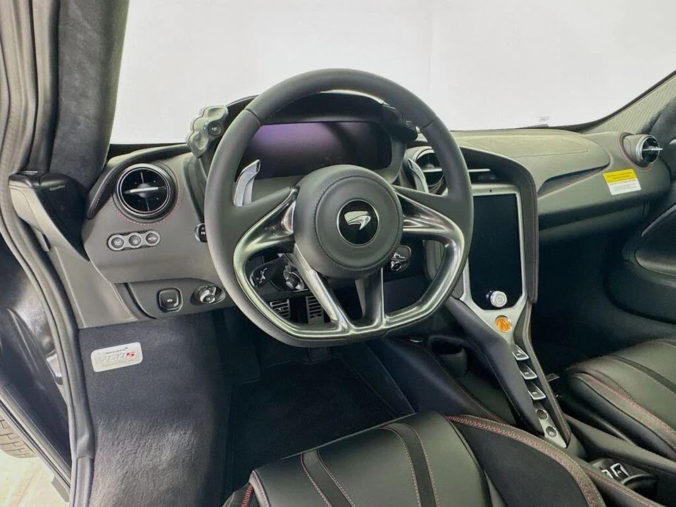 2026 McLaren 750S Spider - Image 21 of 26