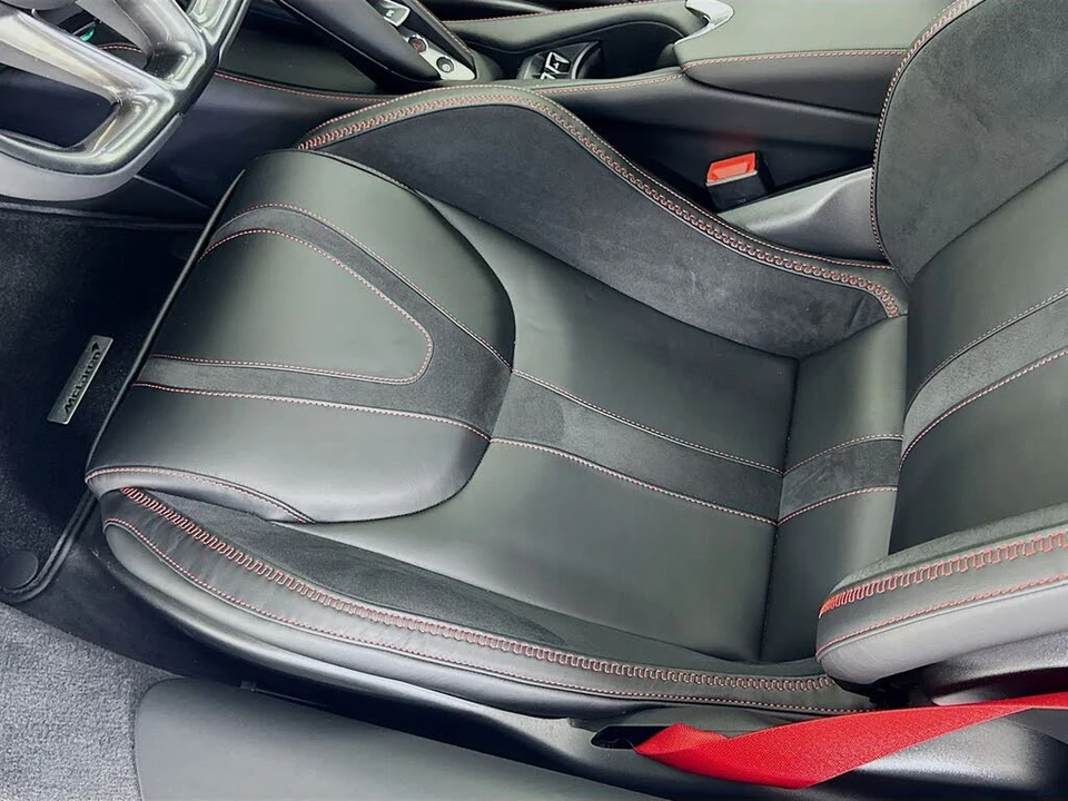 2026 McLaren 750S Spider - Image 18 of 26