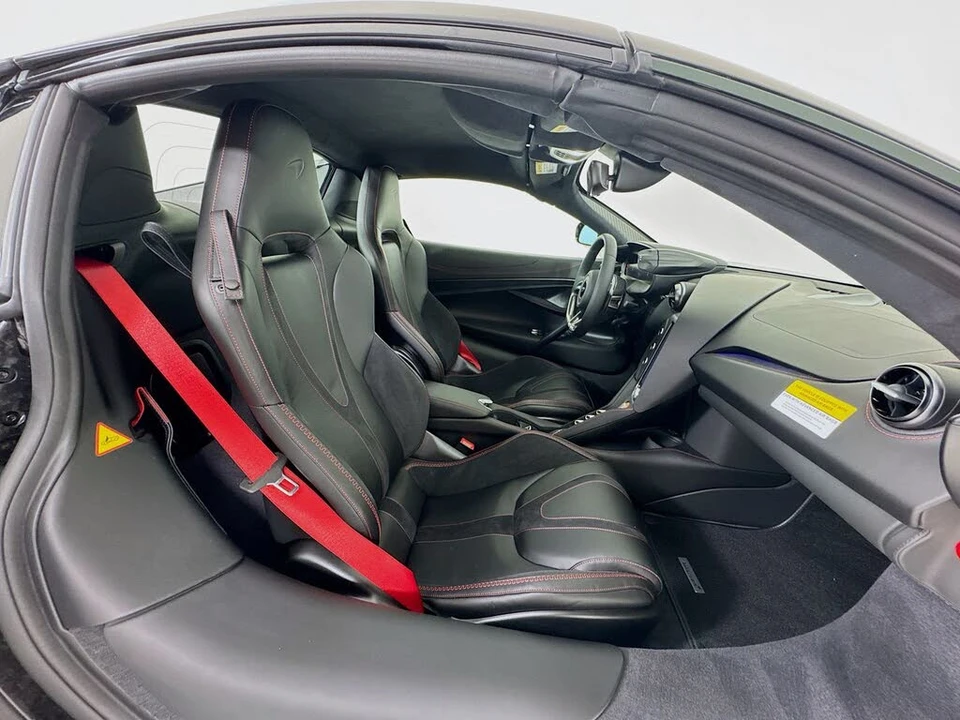 2026 McLaren 750S Spider - Image 23 of 26