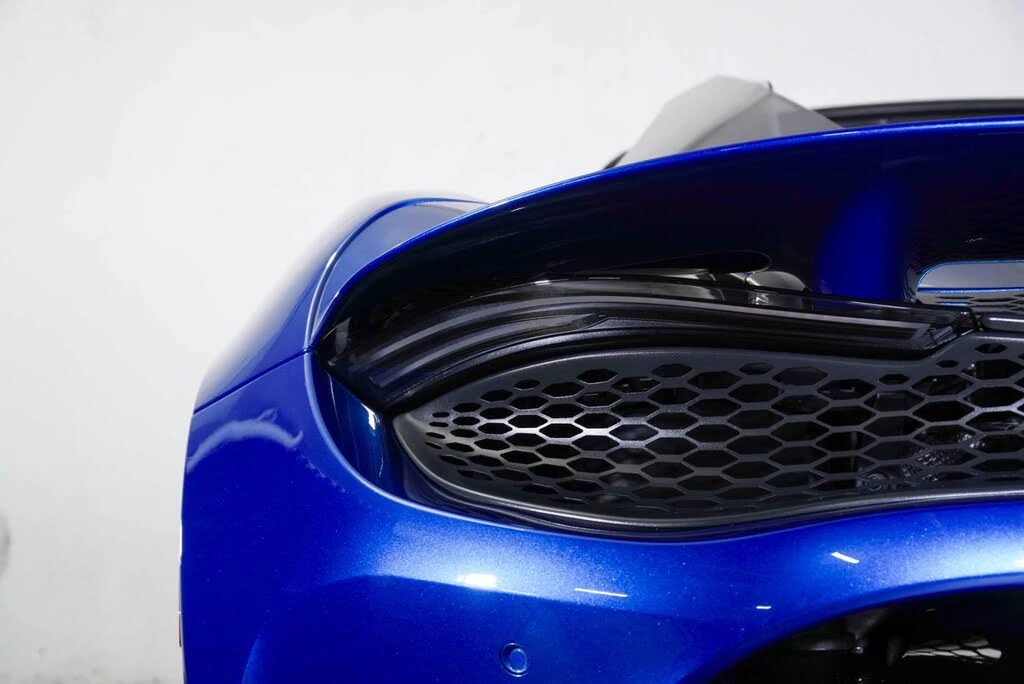 2026 McLaren 750S Spider - Image 18 of 31