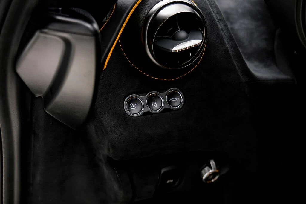 2026 McLaren 750S Spider - Image 31 of 31