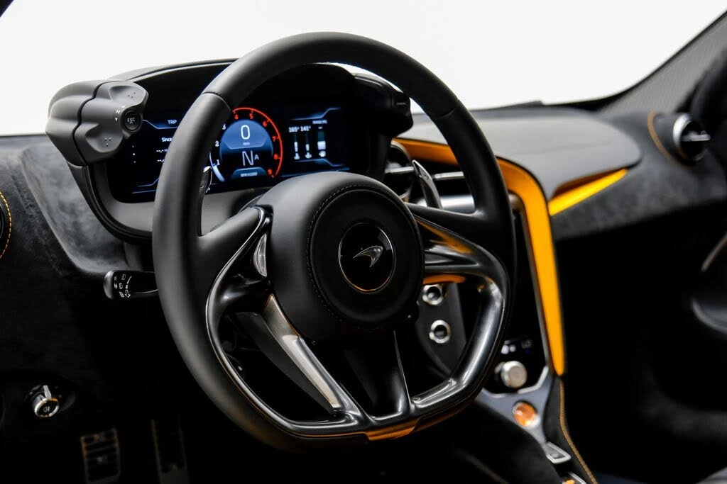 2026 McLaren 750S Spider - Image 19 of 31