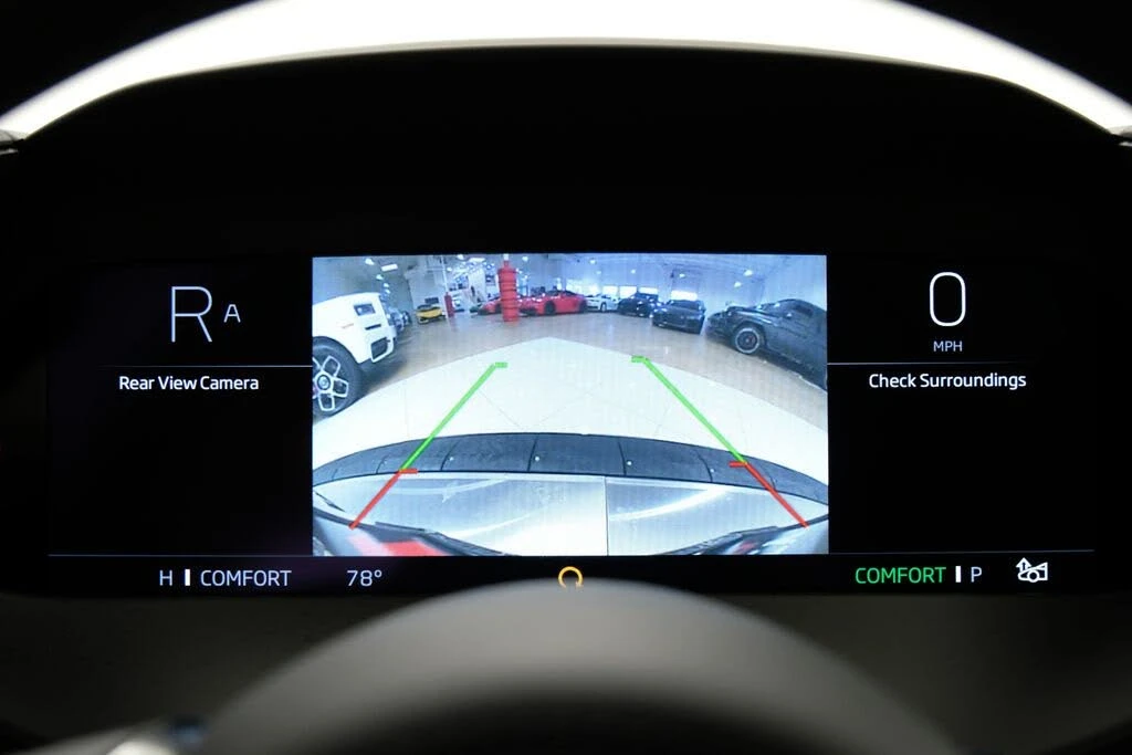 2026 McLaren 750S Spider - Image 24 of 31