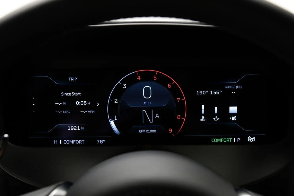 2026 McLaren 750S Spider - Image 20 of 31
