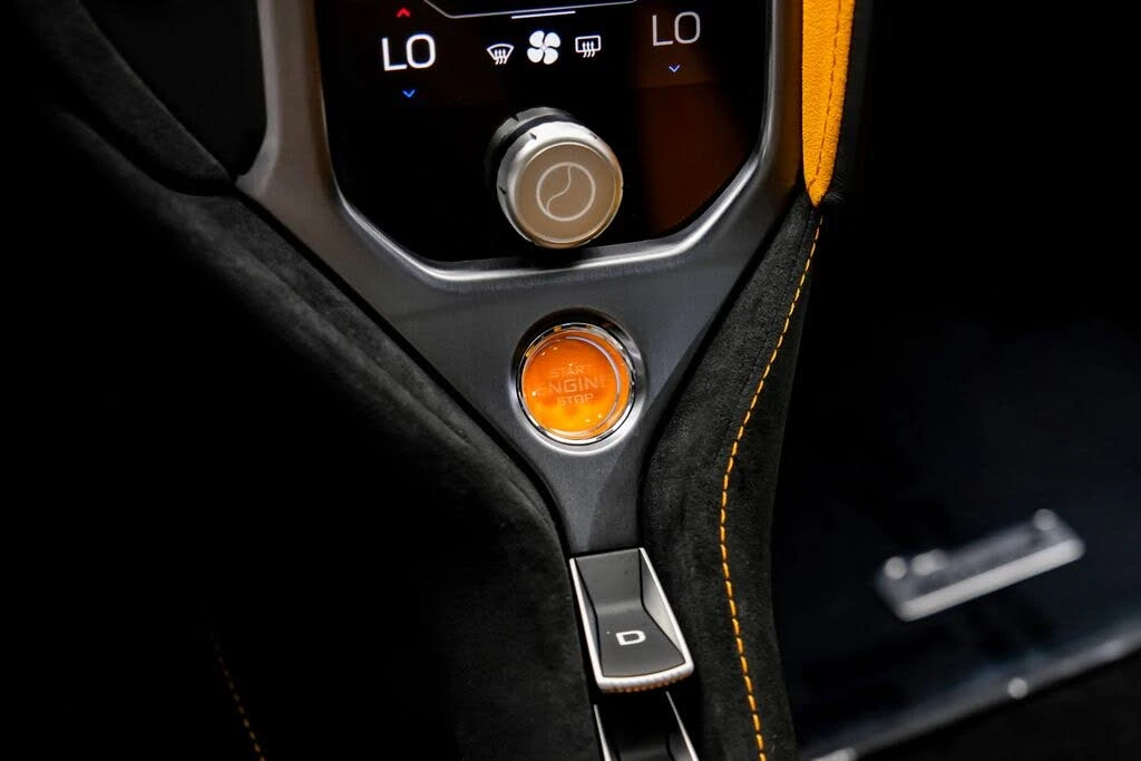 2026 McLaren 750S Spider - Image 22 of 31
